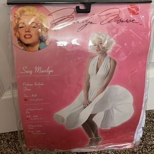 Marilyn Monroe costume